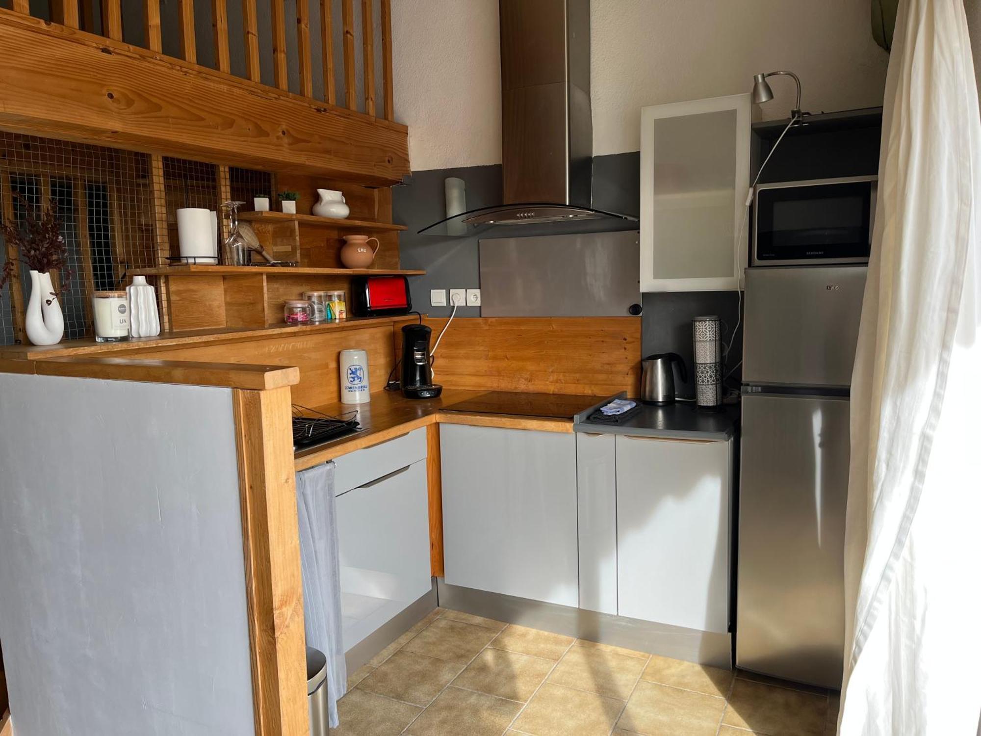 Entraigues-sur-la-Sorgue Duplex Lumineux Sur Gde Terrasse, Balneo Double, Parking Prive, Clim, Local Velos מראה חיצוני תמונה