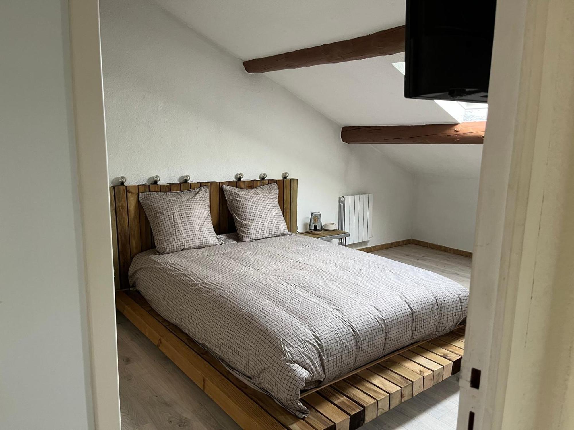 Entraigues-sur-la-Sorgue Duplex Lumineux Sur Gde Terrasse, Balneo Double, Parking Prive, Clim, Local Velos מראה חיצוני תמונה