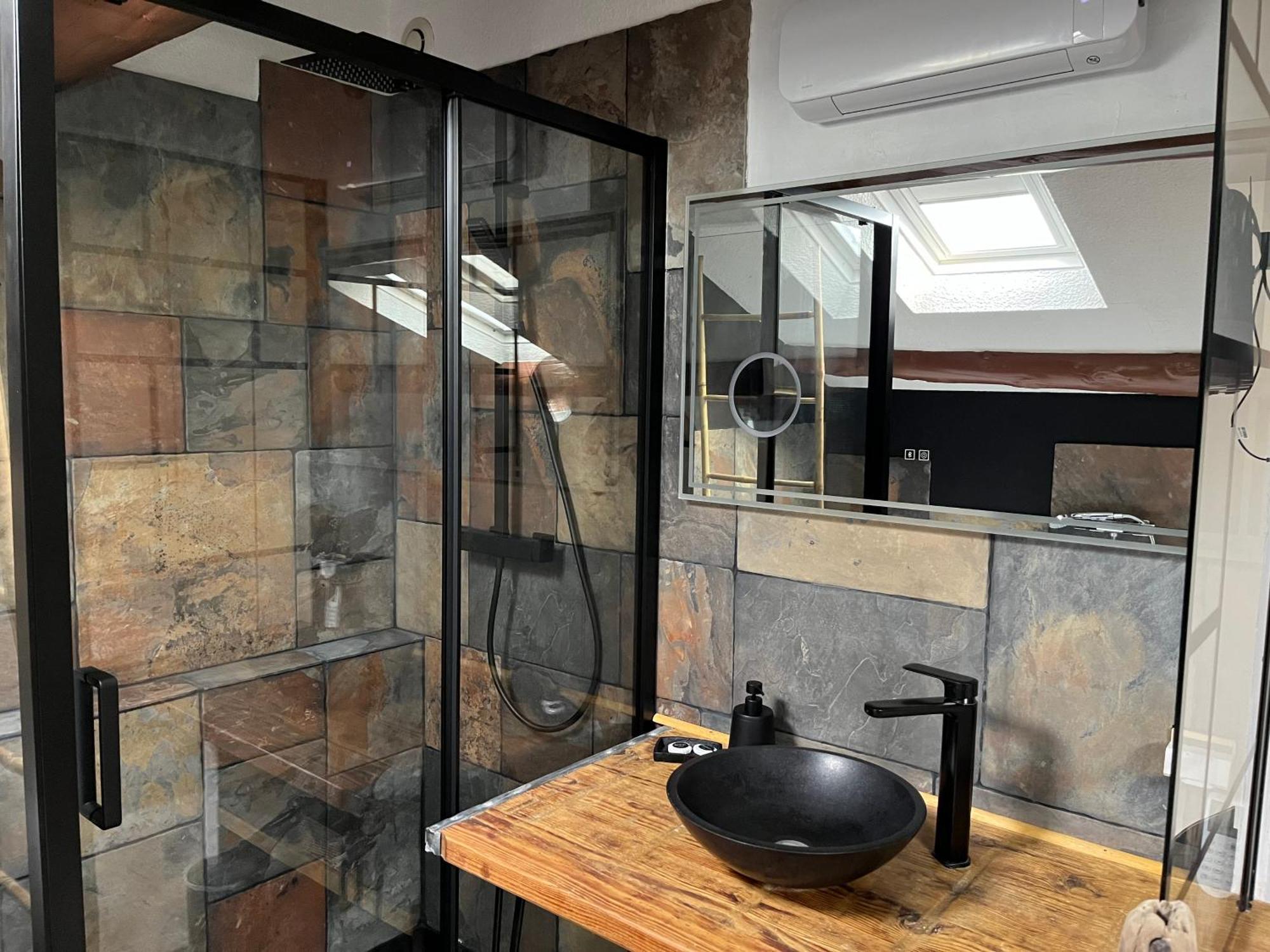 Entraigues-sur-la-Sorgue Duplex Lumineux Sur Gde Terrasse, Balneo Double, Parking Prive, Clim, Local Velos מראה חיצוני תמונה
